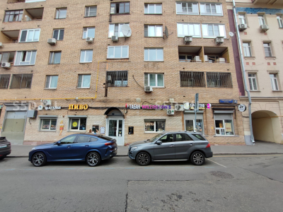 1-й Вражский пер. дом 4/ Продажа торгового помещения с арендаторами