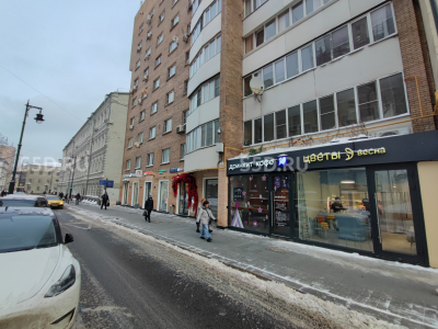 Денежный переулок, д. 30. / 34.6 кв.м. / Продажа торгового помещения с арендатором Цветы