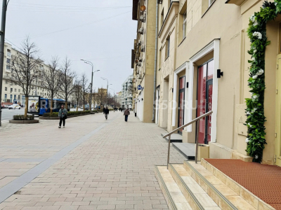Москва, ЦАО, ул. Земляной Вал, д. 25 / 55,7 кв.м. / Продажа торгового помещения на Садовом кольце