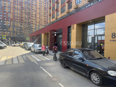 МО, Ленинский городской округ, пос. Битца., Южный бульвар 8 - 180 м2 / Продажа торгового помещения с арендатором